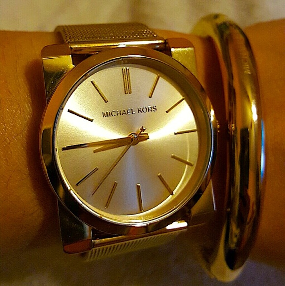 Michael Kors Square Watch in Gold - Picture 3 of 4